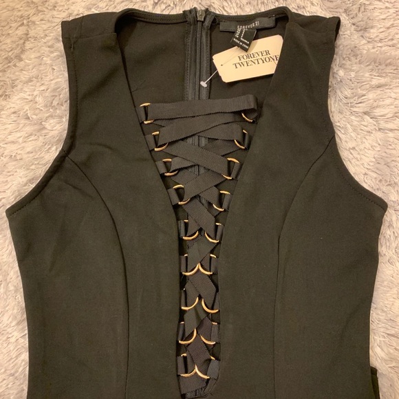 🖤Crisscross Gold Chain Bodysuit🖤 - Picture 2 of 2